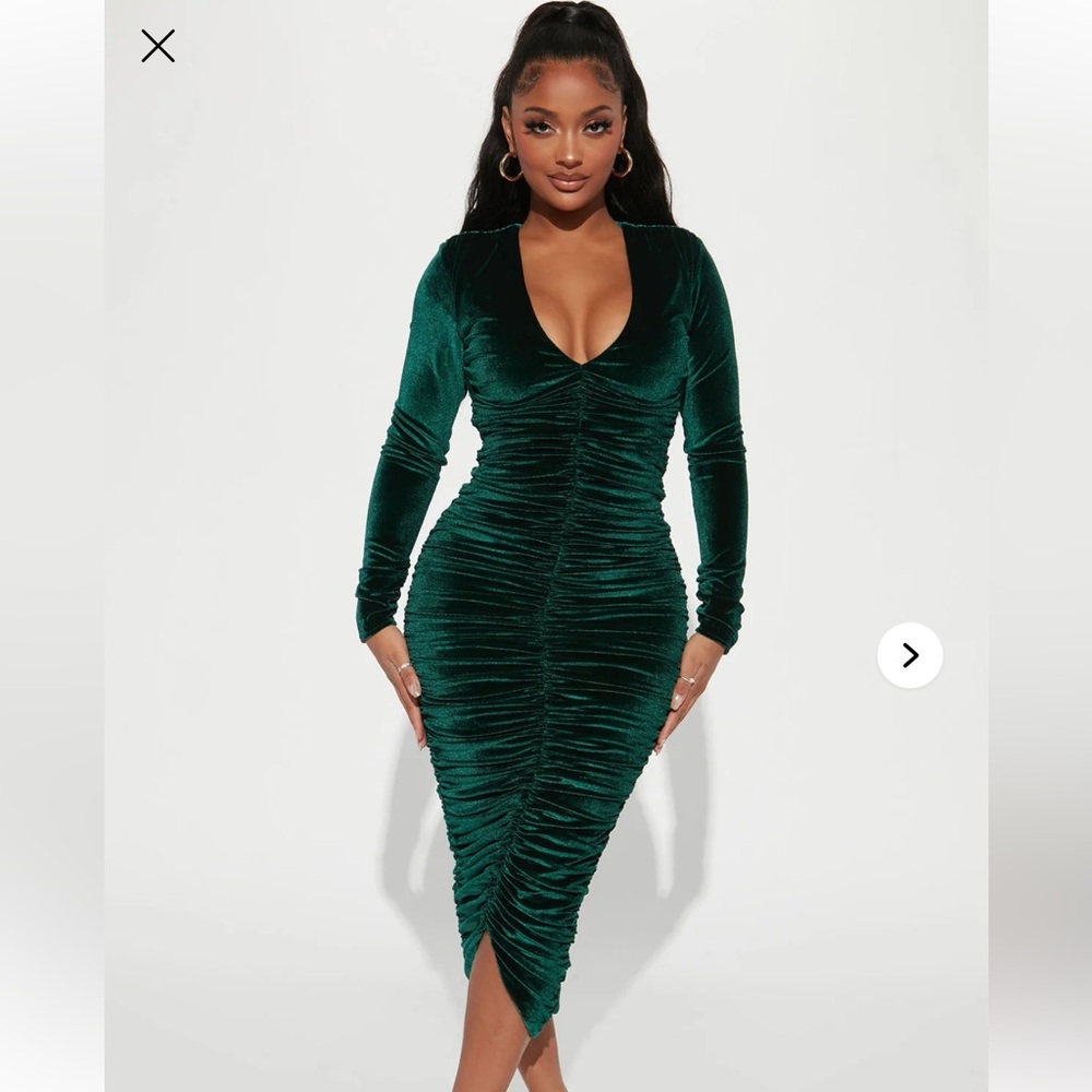 Fashion Nova Deep‎ Green Velvet Long Sleeve Marlene  Midi Dress - Hunter Size M